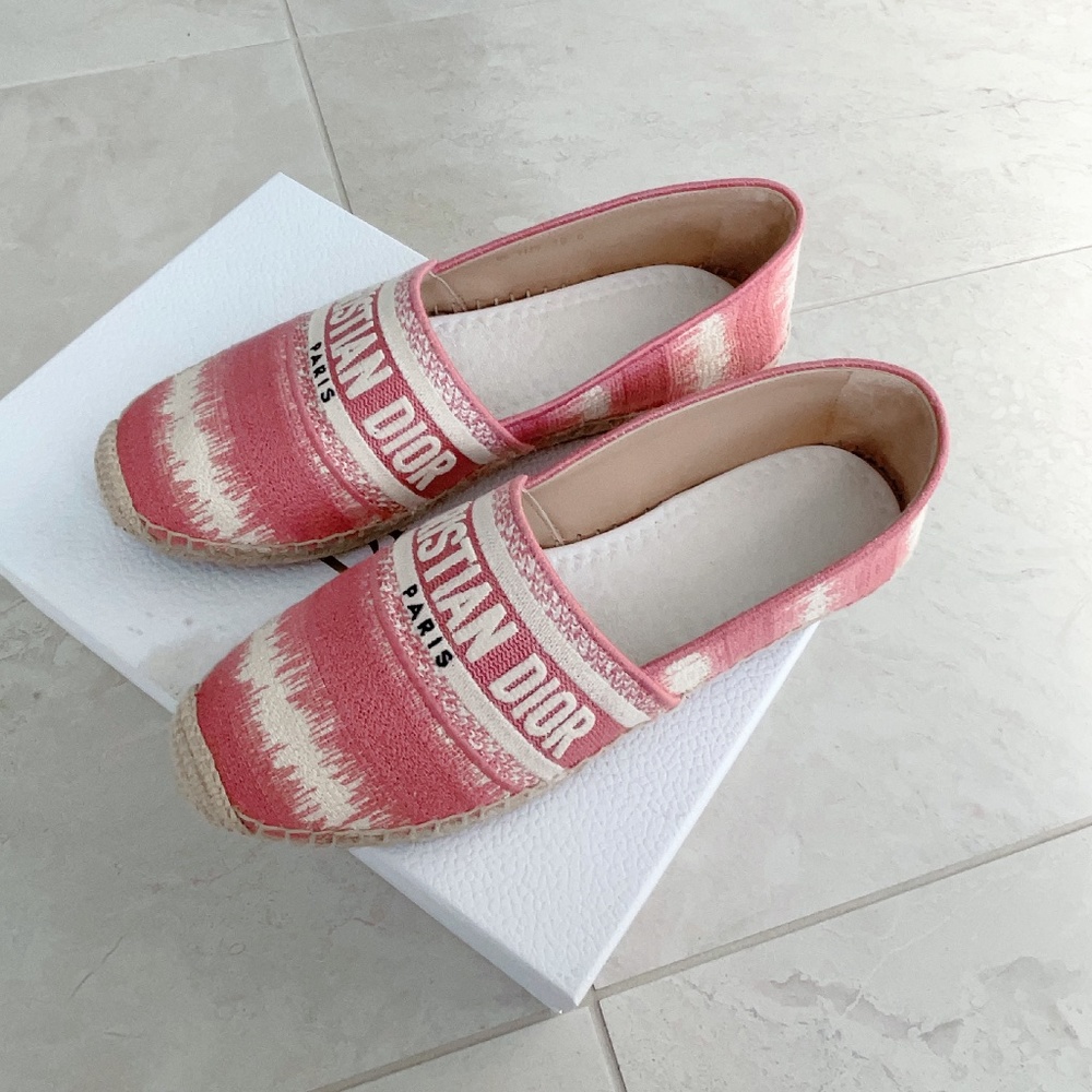 SIZE 38 DIOR SHOES, WITH BOX AND DUST BAG